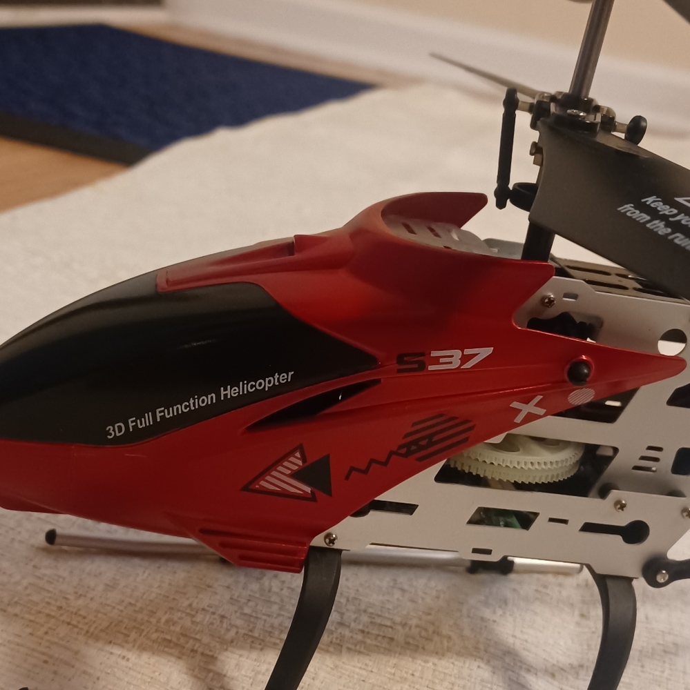 Syma  RC Helicopter, S37 Aircraft with Altitude hold. Tough alloy material